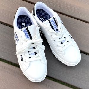 BT21 Van Sneakers